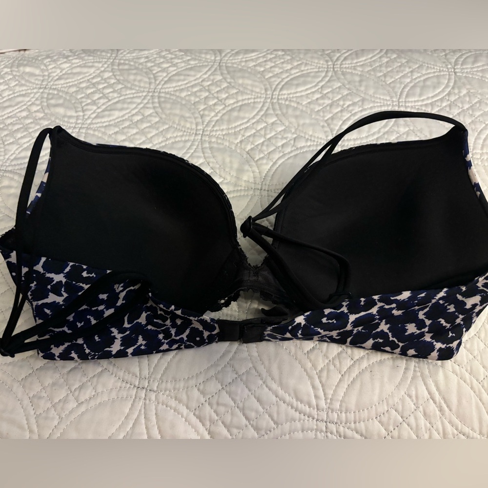 VS BRA - Picture 3 of 3